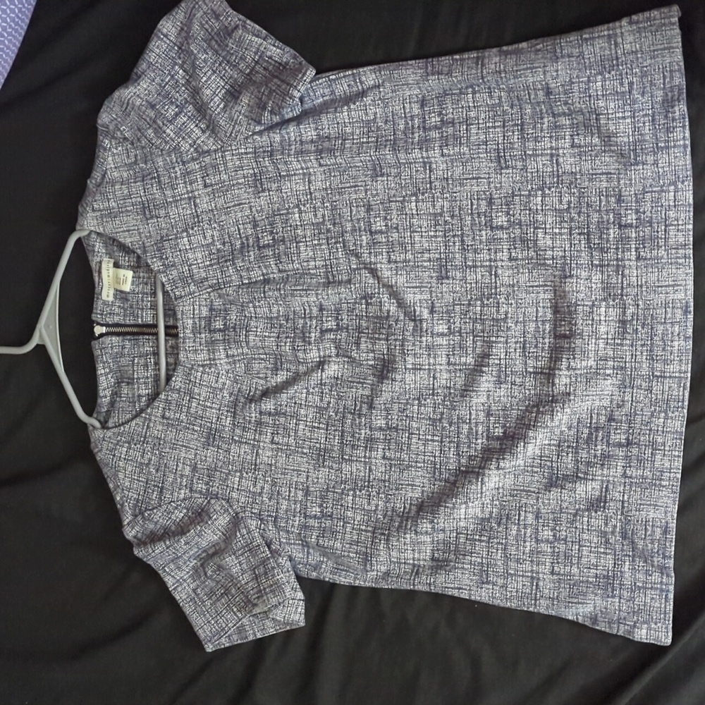 Mercer & Madison Navy Blue and White Dress Shirt Women's With Zipper on Back